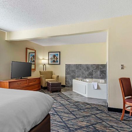 Quality Inn Indianola Bagian luar foto